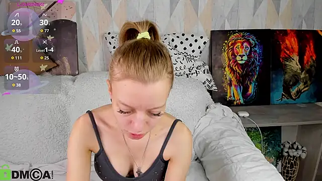 Snapshot of Michelle_Blond chatting on October 5, 2025, 8:23 am Michelle Blond online show from October 5, 2025, 8:23 am