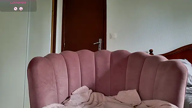 Renattasweetboobs online show from September 11, 2025, 8:03 am