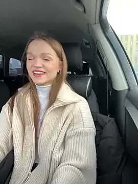 KitteCat online show from December 17, 2024, 9:17 am