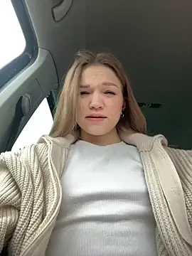 KitteCat online show from December 25, 2024, 8:40 am