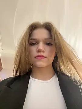 KitteCat online show from March 7, 2025, 9:51 am