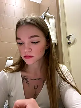 KitteCat online show from September 29, 2025, 7:02 am