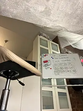 KitteCat online show from October 6, 2025, 7:28 am