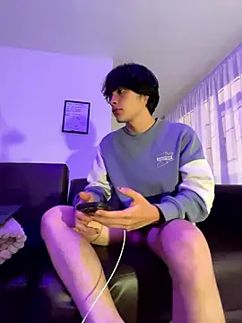 Snapshot of Ne0nn chatting on December 9, 2024, 2:02 am Ne0nn online show from December 9, 2024, 2:02 am