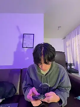 Snapshot of Ne0nn chatting on December 10, 2024, 8:08 am Ne0nn online show from December 10, 2024, 8:08 am