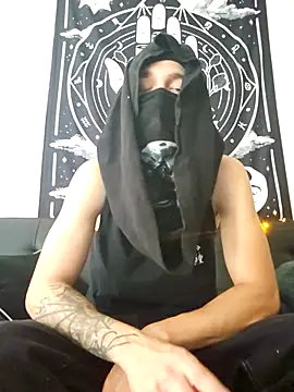 Snapshot of Gambit_69420 chatting on November 20, 2025, 5:12 pm Gambit 69420 online show from November 20, 2025, 5:12 pm