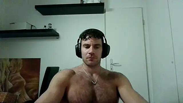 alpha-hunk online show from November 8, 2025, 9:13 pm