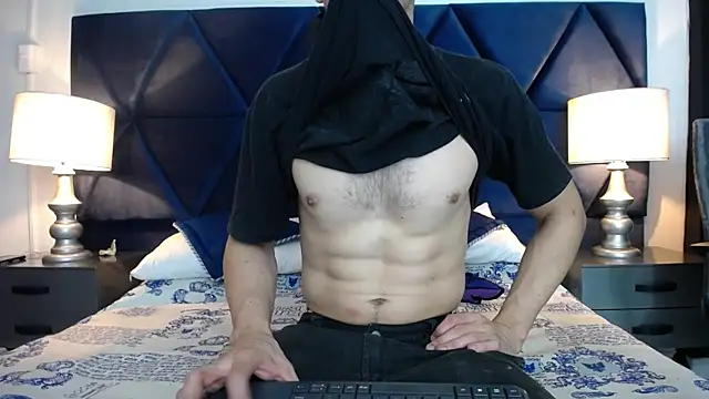 Sr Magnus  online show from February 6, 2025, 1:21 pm