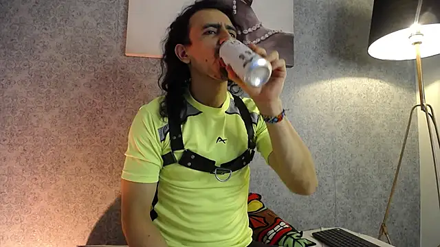 Sr Magnus  online show from March 20, 2025, 3:56 am