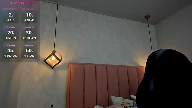 MAYROBERTSS online show from January 27, 2025, 12:26 pm