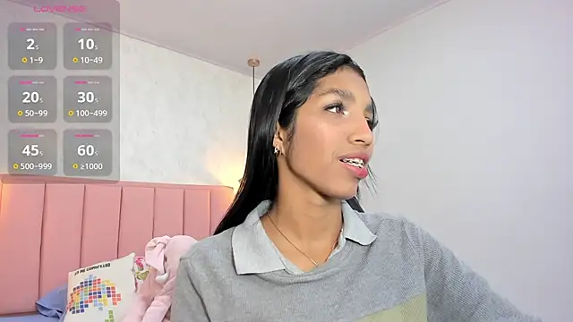 MAYROBERTSS online show from March 14, 2025, 12:07 pm