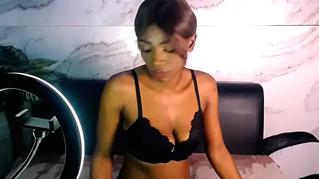 Ebonypreciousx online show from November 24, 2025, 7:35 pm