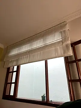 aurora divine online show from November 2, 2025, 1:24 pm