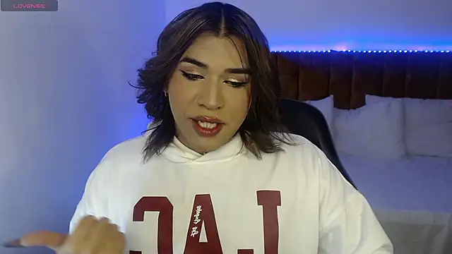 alexiaaross online show from November 9, 2025, 9:02 pm