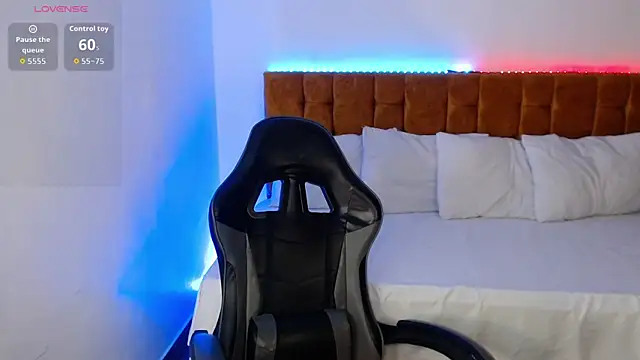 alexiaaross online show from November 18, 2025, 11:59 pm