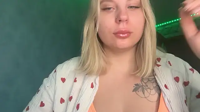 Snapshot of Thalia__Star chatting on October 22, 2025, 5:52 am Thalia Star online show from October 22, 2025, 5:52 am