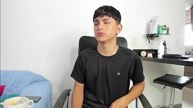 Snapshot of Lyam_ap chatting on February 21, 2025, 3:54 pm Lyam ap online show from February 21, 2025, 3:54 pm