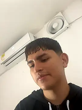 Snapshot of Lyam_ap chatting on November 14, 2025, 2:21 am Lyam ap online show from November 14, 2025, 2:21 am