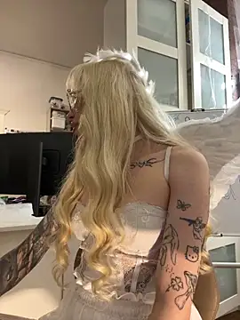 Snapshot of babydolll chatting on October 31, 2025, 4:19 pm babydolll online show from October 31, 2025, 4:19 pm