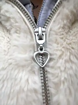 Snapshot of babydolll chatting on November 16, 2025, 12:44 pm babydolll online show from November 16, 2025, 12:44 pm