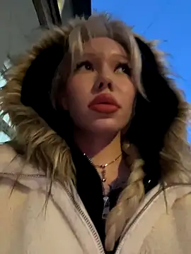 Snapshot of babydolll chatting on December 5, 2025, 1:42 pm babydolll online show from December 5, 2025, 1:42 pm