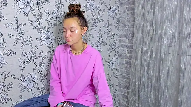 EllaSky xoxo online show from November 13, 2025, 2:32 am