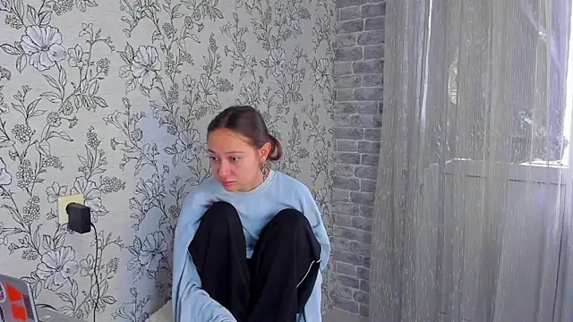 EllaSky xoxo online show from December 14, 2025, 8:30 am