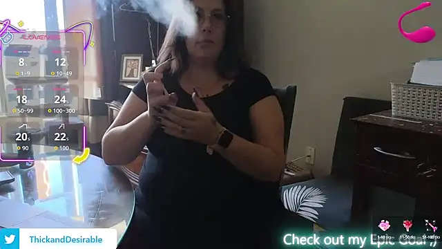 Snapshot of ThickGirlsDoItBetter chatting on October 9, 2025, 7:56 pm ThickGirlsDoItBetter online show from October 9, 2025, 7:56 pm