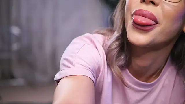 Snapshot of NyrobiNova chatting on January 21, 2025, 3:59 am NyrobiNova online show from January 21, 2025, 3:59 am