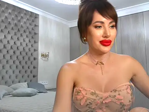 Snapshot of TianaPosh chatting on January 1, 2025, 10:46 pm TianaPosh online show from January 1, 2025, 10:46 pm