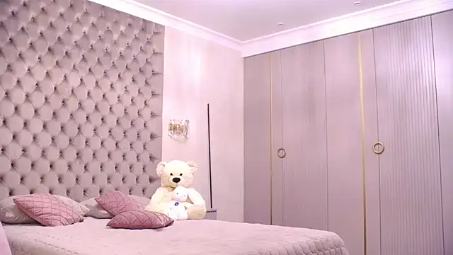 Snapshot of TianaPosh chatting on October 17, 2025, 8:22 pm TianaPosh online show from October 17, 2025, 8:22 pm
