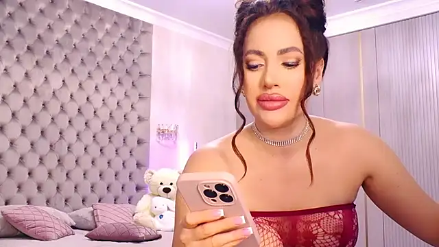 TianaPosh online show from November 1, 2025, 9:28 pm