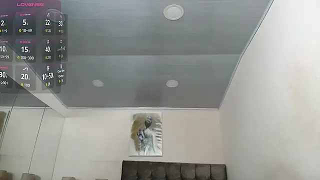 Snapshot of IssabellaJones chatting on October 24, 2025, 2:41 am IssabellaJones online show from October 24, 2025, 2:41 am