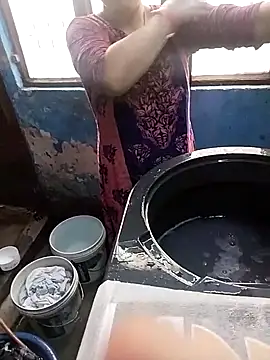 Snapshot of bobbyronak chatting on February 16, 2025, 3:26 am bobbyronak online show from February 16, 2025, 3:26 am