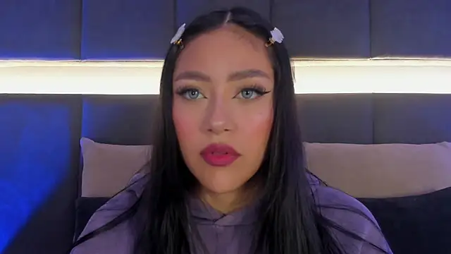 nicolle pierce online show from February 18, 2025, 12:17 pm