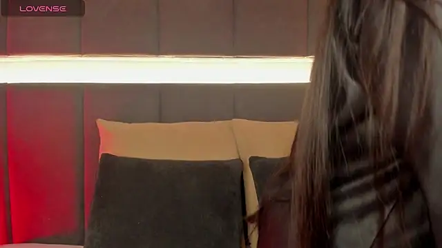 nicolle pierce online show from February 22, 2025, 12:29 pm