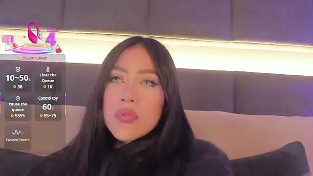 nicolle pierce online show from March 10, 2025, 12:26 pm