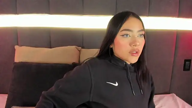 nicolle pierce online show from September 24, 2025, 12:30 pm