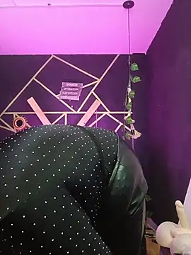 Snapshot of Gelena_Black chatting on November 12, 2025, 1:22 pm Gelena Black online show from November 12, 2025, 1:22 pm