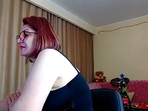 Snapshot of EdithCharm chatting on December 9, 2024, 6:14 pm EdithCharm online show from December 9, 2024, 6:14 pm