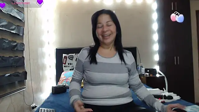 Snapshot of Rachell_111 chatting on March 12, 2025, 12:42 am Rachell 111 online show from March 12, 2025, 12:42 am