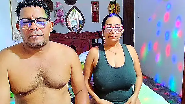 Snapshot of rosi_pamela chatting on November 16, 2025, 3:06 pm rosi pamela online show from November 16, 2025, 3:06 pm