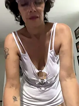 MireyaTorresGu online show from November 5, 2025, 1:49 am