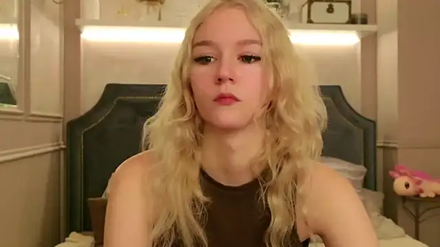 Snapshot of NaomiLoys chatting on September 20, 2025, 10:38 am NaomiLoys online show from September 20, 2025, 10:38 am