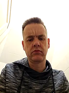 Hectorthyssen1 online show from March 17, 2025, 6:11 pm