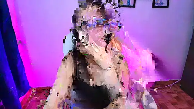 Snapshot of mariaan_m_ chatting on October 27, 2025, 10:14 pm mariaan m online show from October 27, 2025, 10:14 pm