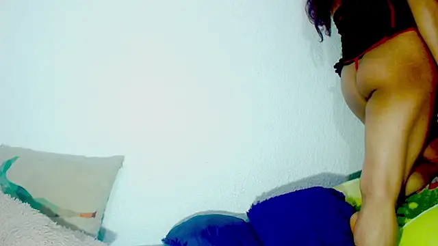 Snapshot of alexandrasexy32 chatting on February 18, 2025, 1:21 am alexandrasexy32 online show from February 18, 2025, 1:21 am