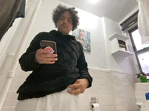 Snapshot of TacosSenpai chatting on March 5, 2025, 9:04 pm TacosSenpai online show from March 5, 2025, 9:04 pm