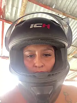 Keittly  online show from December 15, 2024, 5:53 pm