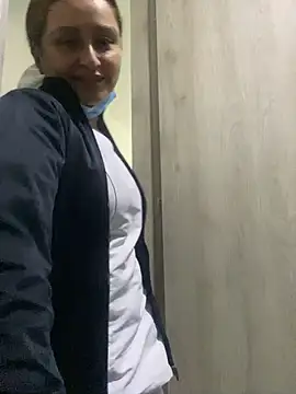 Keittly  online show from January 29, 2025, 3:04 pm